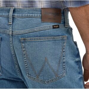 Wrangler Relaxed Fit Bootcut Blue Denim Jeans 5-Pocket Button  Men's 32x34